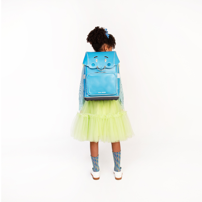 Ergomaxx BFF Blue. Ergonomic, trendy backpack for children from 6 years. Looking for a bag with beauty and brains? The load-bearing system transfers 50% of the weight to the hips. 