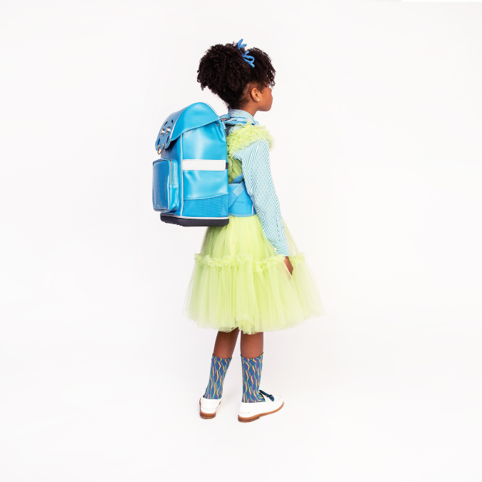 Ergomaxx BFF Blue. Ergonomic, trendy backpack for children from 6 years. Looking for a bag with beauty and brains? The load-bearing system transfers 50% of the weight to the hips. 