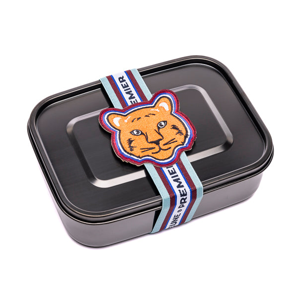 Add that finishing touch to your lunchbox with a beautiful Jeune Premier lunchbox elastic.