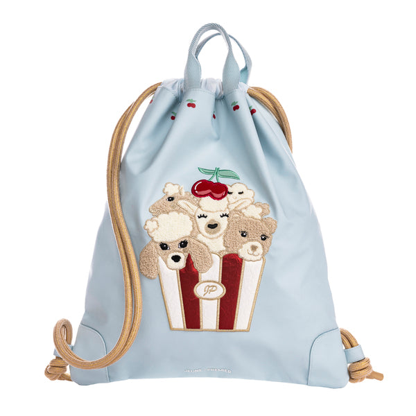 City Bag Popcorn.Trendy bag for school and leisure for all ages. This bag is a true chameleon: wear it as a tote when you hit the city, a fashionable backpack or as a water repellent gym bag.