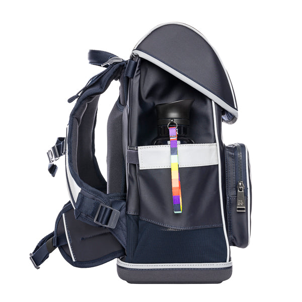 Ergomaxx Skate. Ergonomic, trendy backpack for children from 6 years old. Looking for a bag with beauty and brains? The load-bearing system transfers 50% of the weight to the hips.