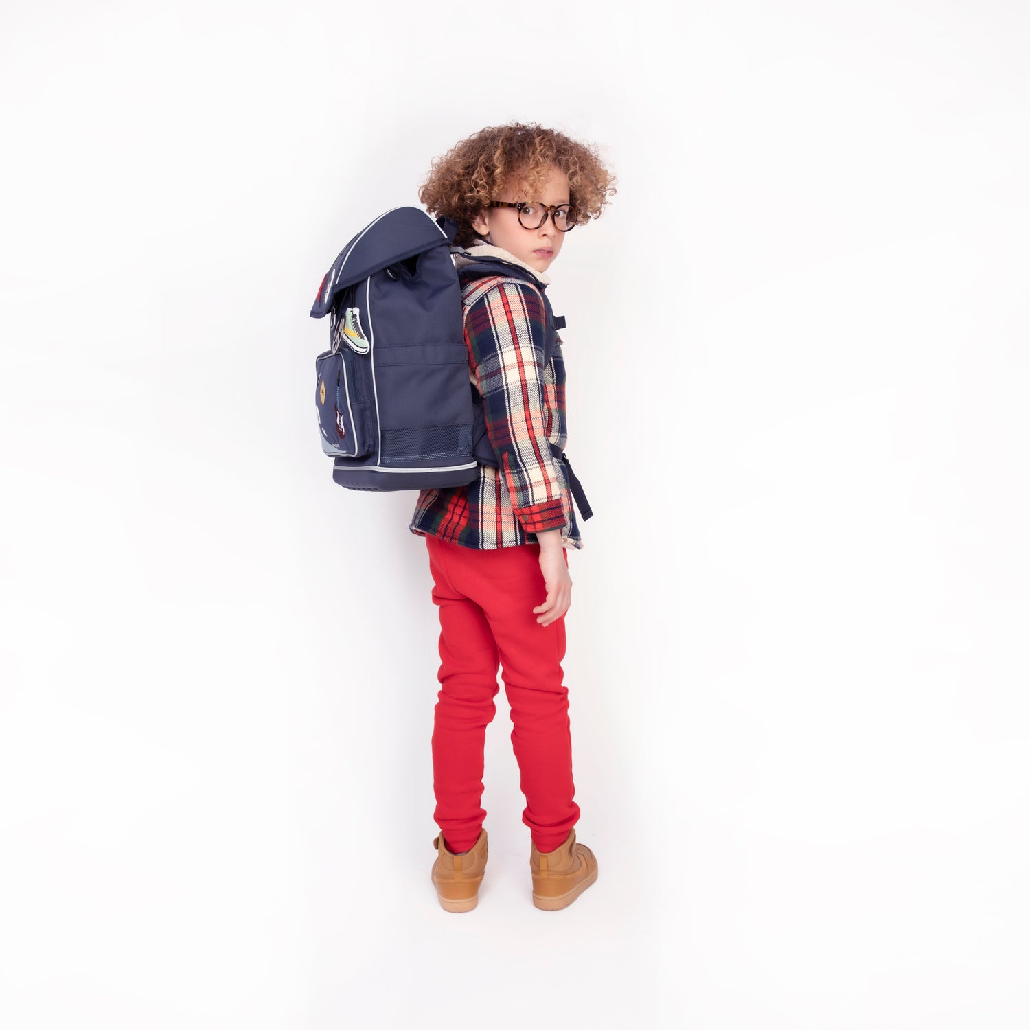 Discover the Ergomaxx Mr. Gadget, the most ergonomic and durable backpack in the world for children aged 6 to 10. The navy blue Mr. Gadget design full of cool gadgets is Jeune Premier's all-time bestseller for boys.