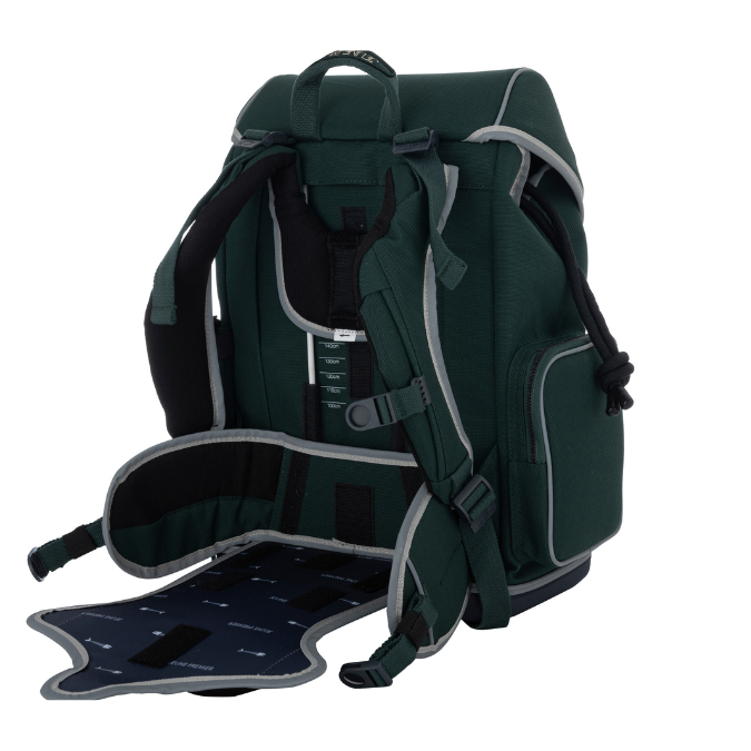 Discover the Ergomaxx, the most ergonomic and durable backpack in the world for boys aged 6 to 10. The dark green FC Jeune Premier design is the all-time bestseller for boys.