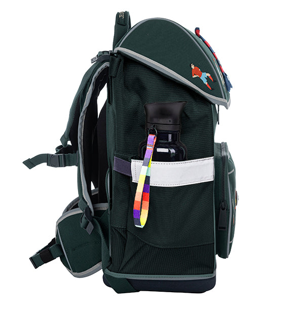 Discover the Ergomaxx, the most ergonomic and durable backpack in the world for boys aged 6 to 10. The dark green FC Jeune Premier design is the all-time bestseller for boys.